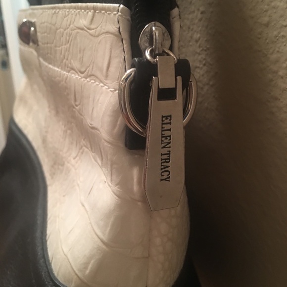 🛍👜Ellen Tracy Handbag - Picture 4 of 5